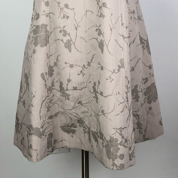 T TAHARI Annalise Fit and Flare dress taupe floral - Picture 4 of 8